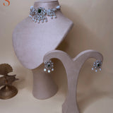 Zilverkleurige sieradenset met olifanten, parels en groene stenen