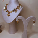 Goudkleurige sieradenset met afbeelding van Balaji